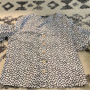 Ruffle floral short with buttons